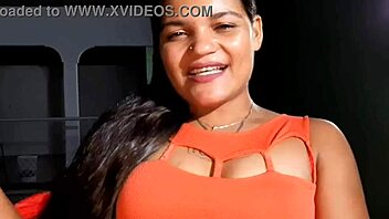 Tigresa invites doctor for pussy licking