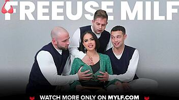 pervnana - 巨乳クーガー ディー・ウィリアムズが18歳以上のJCワイルドを舐めさせながらチンポ受け、ハロウィンでワイルド