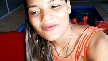 Tigresa invites doctor for pussy licking