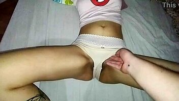 hey chica, you’re teasin’ me hard without lettin’ me touch!