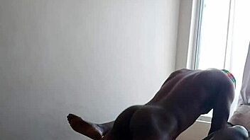 Lilpuddingbowls Licks Wet Shaved Pussy With Monster Cock In Muff Diving Scene