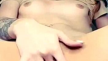 Beautiful chaturbate girl shows perfect body and squirts live