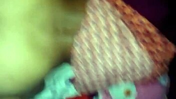 Indian girlfriend gets her pussy pounded by cock