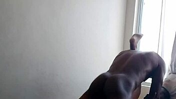 Lilpuddingbowls Licks Wet Shaved Pussy With Monster Cock In Muff Diving Scene