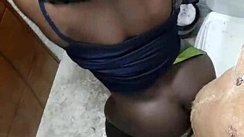 Amateurs fucking in the hidden bathroom of the guys