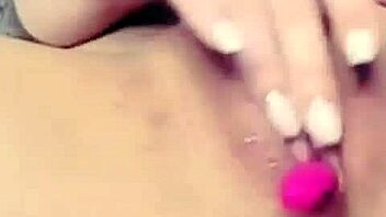 Beautiful chaturbate girl shows perfect body and squirts live