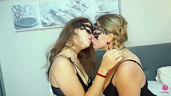 Intense 4k lesbian kissing with sloppy cum sharing action