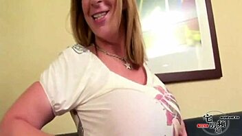 I joined a mature threesome with two cocks