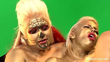 britney amber eats pussy in lesbian makeup scene?