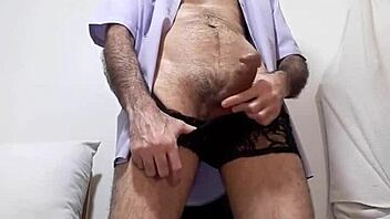 Pau grande in see-through lingerie, jorrando leite gostoso