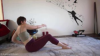 Hot mom's feet and big ass