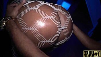 Majiik Montana struggles to hold back cum while fucking Breyana Moore's large and delicious butt