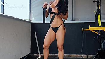 Train and flex by angelmuscles