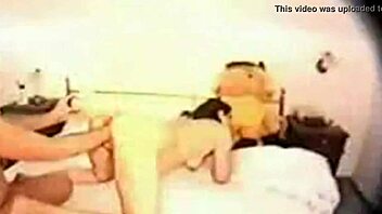 Wife Gets Intense Fisting Action 😈