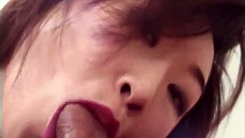 Can This Japanese Babe Lick Pussy in 69?