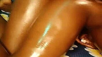 Watch this shaved pussy getting a creampie after oral sex