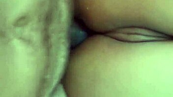 क्या दर्द होता है जब मैं उसकी टाइट लातीना गंद लेता हूँ? उसकी होममेड ऐनल चीखें कहती हैं हाँ!