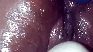 i can't believe how oily that ass is while getting assfucked