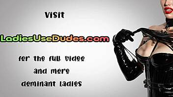 Dominantne pisarniške dame peggajo fantom v rit s strapon v divji skupini