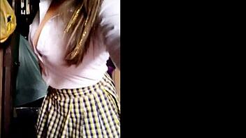 Estudiante Mexicana Se Prepara Para Ir Clases Prepara Su Mochila Y Su Juguete Favorito Su Dildo