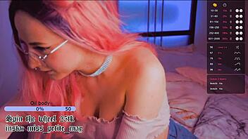 Webcam slut masturbates in a cosplay outfit on cam
