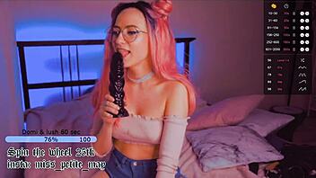 Webcam slut masturbates in a cosplay outfit on cam