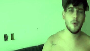 Flakael in outdoor public scene