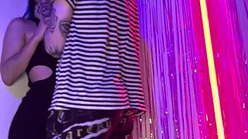 that exhibitionist teen fucking at the party with friends 😏