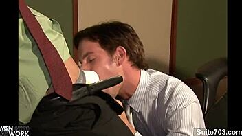 Gay gets his butt nailed and jizzes on his patient's face