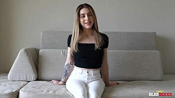 Ever seen a virgin girl shine at her porn casting?