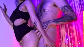 that exhibitionist teen fucking at the party with friends 😏