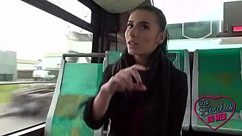Italian MILF Nelly gets naughty in public