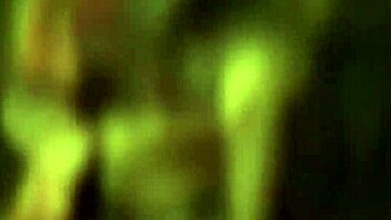 Bollywood babe dances nude in softcore teasing scene