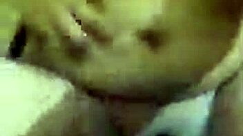 I'm chatting with my indian wife online