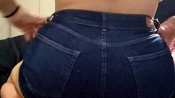 Novinha safafa knows how to tease