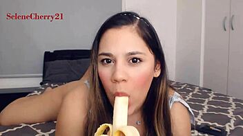 How to properly eat a banana