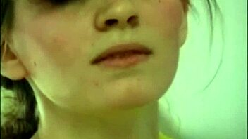 i'm a horny amateur brunette teen masturbating with vibrator