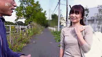 Isteri Jepun Liar Jual Seluar Dalam Kotor Sekarang!