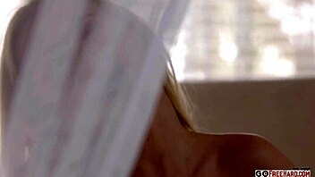 Aubrey Kennedy lame a la adolescente rubia 18+ en acción lesbiana caliente 😍