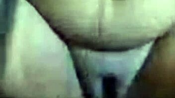 I'm chatting with my indian wife online