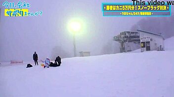 神级美女G杯大奶狂野动作。