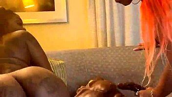 creammmm dripping all over my toys