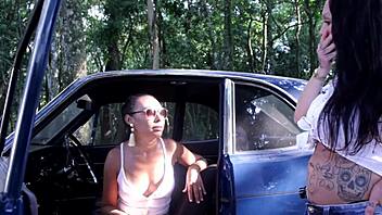 Brenda Floripa gets fucked by Alex Lima on the roadside