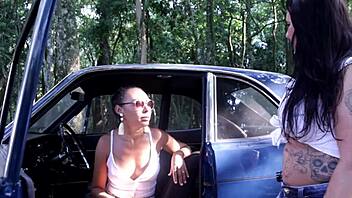 Brenda Floripa gets fucked by Alex Lima on the roadside