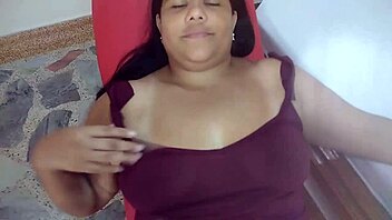 me folle a la mamá latina colombiana de mi novia en doggystyle, que rica está su pussy squirting