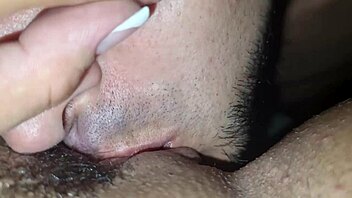 Chupando Buceta: A video of a femdom giving a blowjob and fucking on a couch