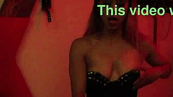 follando en el red room with latina brunette bdsm lesbian squirting