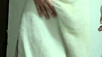 Latina babe masturbates and cums in WhatsApp video