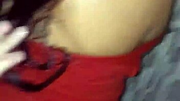 Brunetka dievka 18+ s veľkými prsiami skúša prvý sex s panicom z New Yorku. Je hotová?