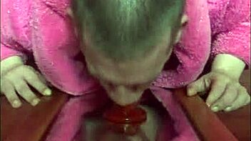 बाइसेक्सुअल लड़का लंड प्ले स्किल्स से टेस करता है - रेसिस्ट कर सकते हो?